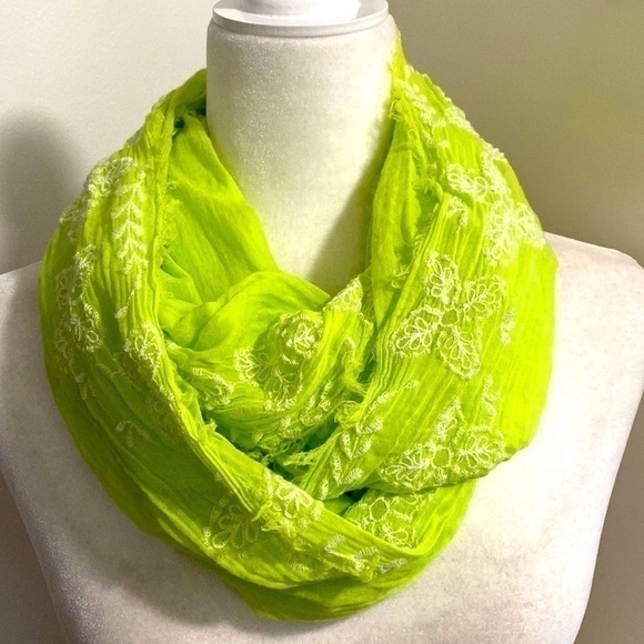 American Eagle Green Floral Embroidered Whimsical Feminine Boho Infinity Scarf - Picture 2 of 16